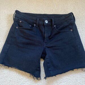 AE AMERICAN EAGLE black Next Level Stretch shorts, mid rise, size 6